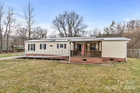 491 Lance Ave, Hot Springs, NC 28743