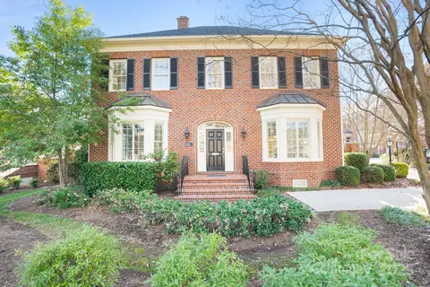 1131 S Kings Dr, Charlotte, NC 28207