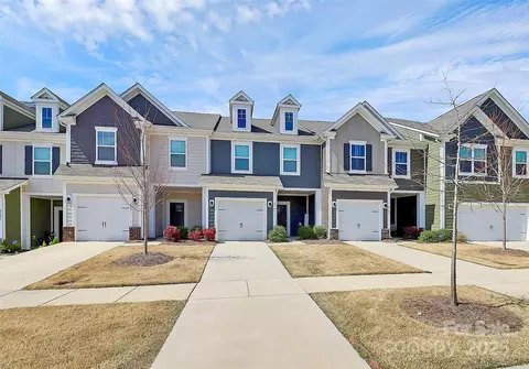 2707 Aubrey St, Monroe, NC 28110 photo 2