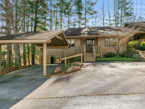 202 Water Oak 202 Ln #202, Hendersonville, NC 28791