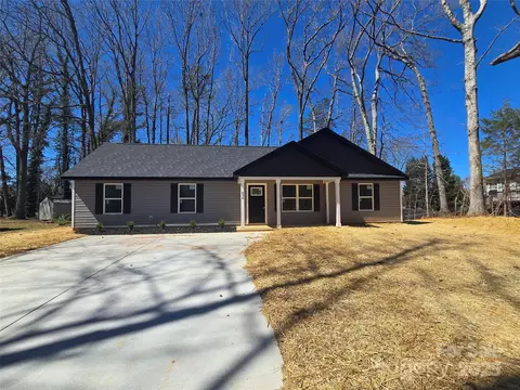 636 Bee Tree Rd, Salisbury, NC 28146
