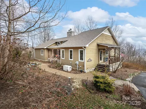 19 Ebby Ridge Rd, Fairview, NC 28730