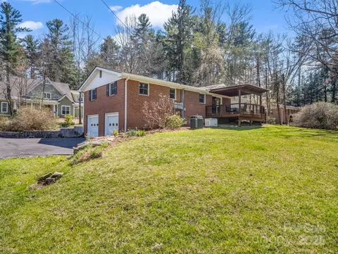 19 Robert E Lee Dr, Flat Rock, NC 28731 photo 4