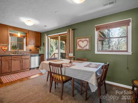 19 Robert E Lee Dr, Flat Rock, NC 28731 photo 10