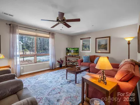 19 Robert E Lee Dr, Flat Rock, NC 28731 photo 8