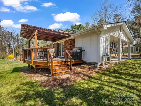 19 Robert E Lee Dr, Flat Rock, NC 28731 photo 6
