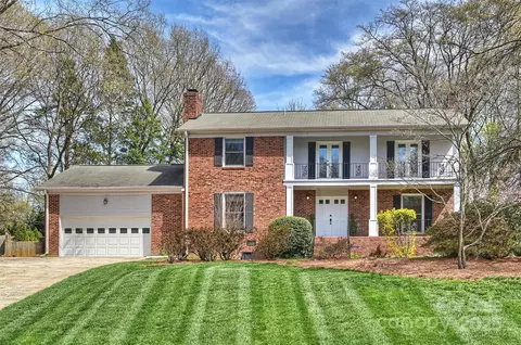4331 Old Saybrook Ct, Charlotte, NC 28211