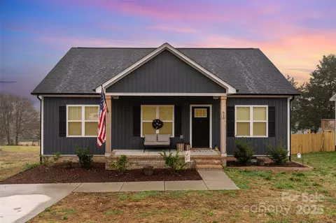 619 N Skyland Dr, Mount Pleasant, NC 28124