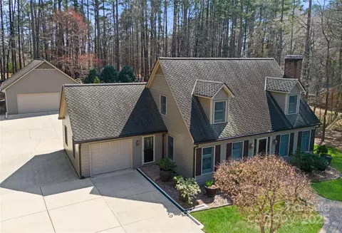8909 Chinaberry Ln, Concord, NC 28027