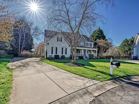 20313 Queensdale Dr, Cornelius, NC 28031