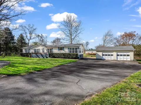 511 Crescent 13 Way #13, Horse Shoe, NC 28742