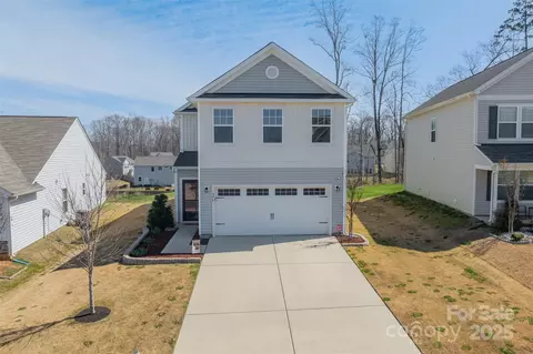 206 Hidden Lakes Rd, Statesville, NC 28677