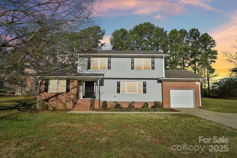 2611 Rolling Hills Dr, Monroe, NC 28110