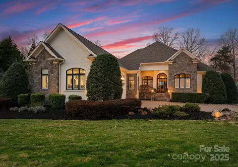 147 Shelburne Pl, Mooresville, NC 28117