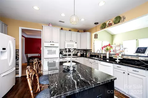 Kitchen - 625 Circle Trace Rd, Monroe, NC 28110 photo 2 of 4