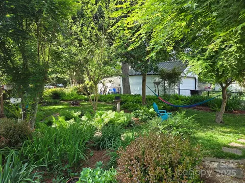 24 Eastcliff Se Dr SE, Concord, NC 28025