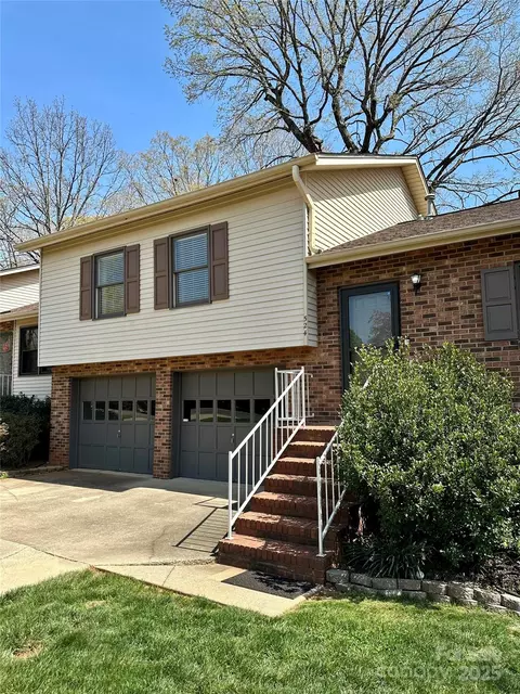 524 6th Street Ne Cir NE, Conover, NC 28613