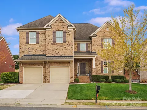 805 Five Leaf Ln, Waxhaw, NC 28173