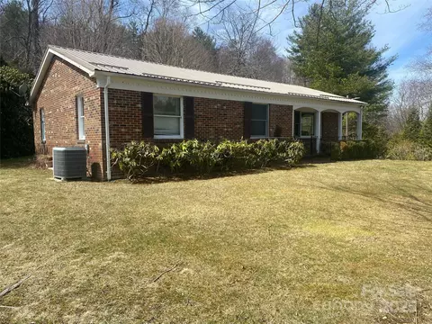79 Rabbit Ranch Rd, Newland, NC 28657