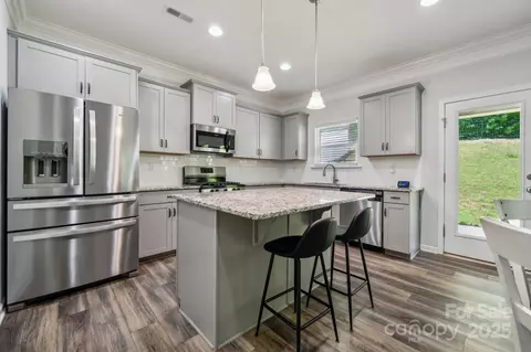 117 Cramerton Mills Pkwy, Cramerton, NC 28032