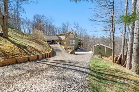 36 Crest Line 12 Dr #12, Green Mountain, NC 28740