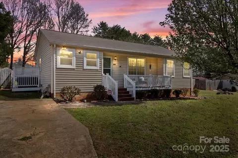 111 Cedar Dr, Salisbury, NC 28147