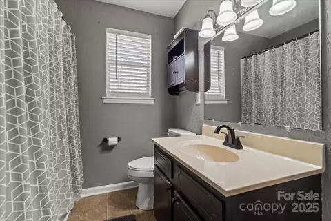 Bath - 111 Cedar Dr, Salisbury, NC 28147 photo 1 of 1