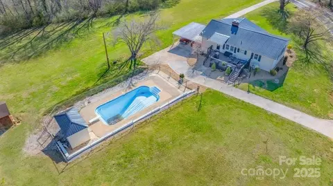 78 Jack Corpening Rd, Nebo, NC 28761