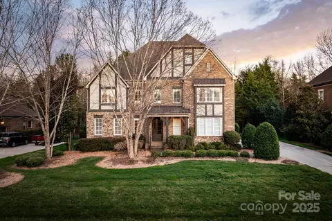 223 Glenmoor Dr, Waxhaw, NC 28173