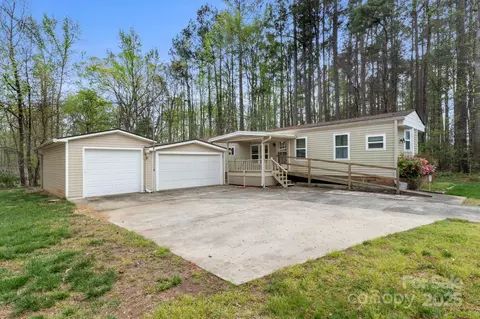 1138 Stateline 1 Rd #1, Lake Wylie, SC 29710
