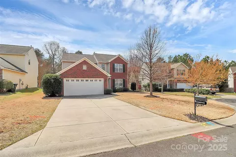 147 Amber Woods Dr, Tega Cay, SC 29708