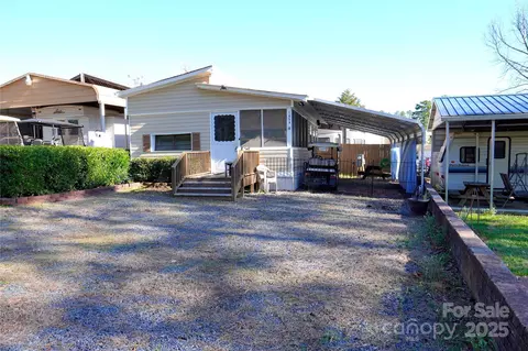 137 Holly Harbor Trl, Mount Gilead, NC 27306