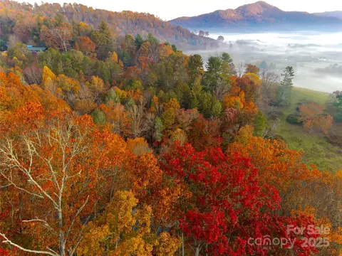 999 Coyote Hollow 39 Rd #39, Waynesville, NC 28785