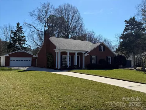7533 Yellow Pine Ct, Charlotte, NC 28277