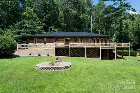 157 Wendy Ln, Hendersonville, NC 28792