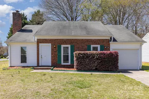 3701 Teaberry Ct, Charlotte, NC 28227