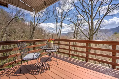 243 Old Still Rd, Maggie Valley, NC 28751