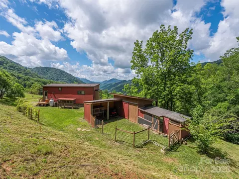 323 Morris Rd, Clyde, NC 28721 photo 4