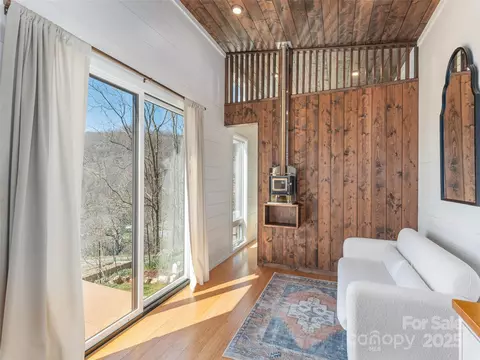 323 Morris Rd, Clyde, NC 28721 photo 7