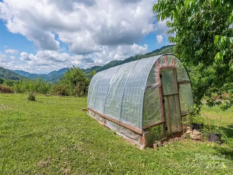323 Morris Rd, Clyde, NC 28721 photo 24