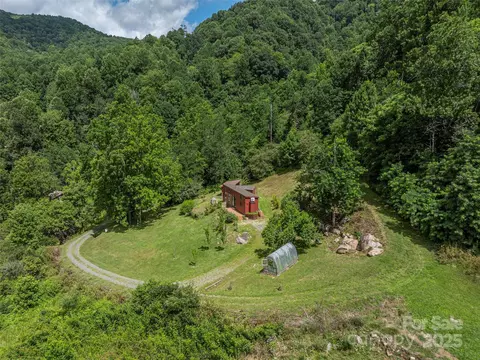 323 Morris Rd, Clyde, NC 28721 photo 2