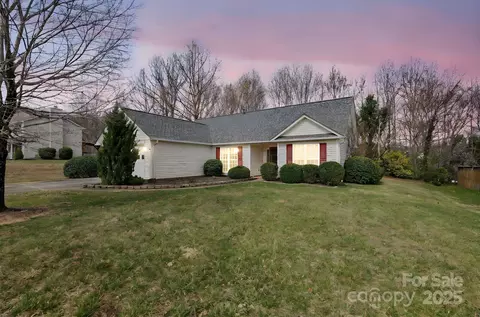 223 Planters Creek Rd, Fletcher, NC 28732