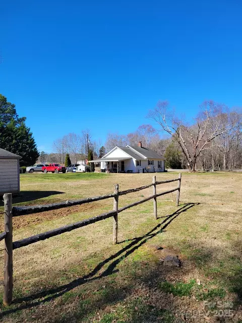 1001 Lake Houser Rd, Mooresboro, NC 28114