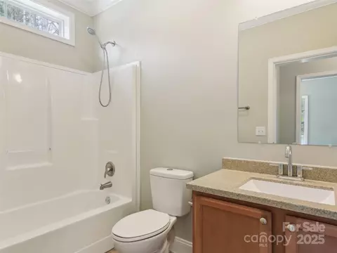Bath - 14 Fox Run Dr, Fairview, NC 28730 photo 4 of 4