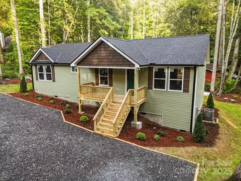 102 Reuben Branch Rd, Maggie Valley, NC 28751