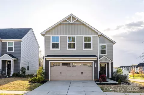 4013 Bowline Dr, Charlotte, NC 28269