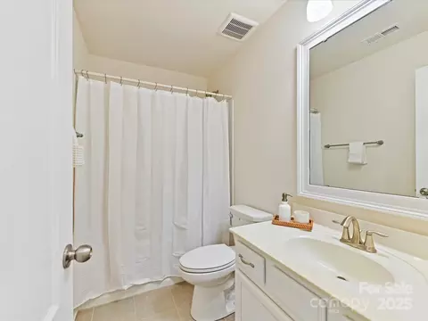 Bath - 9895 Travertine Trl, Davidson, NC 28036 photo 4 of 4