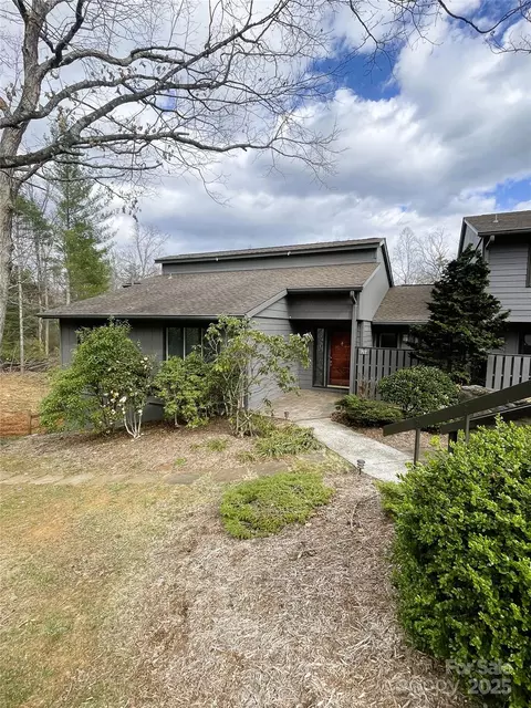 717 Crowfields Ln, Asheville, NC 28803