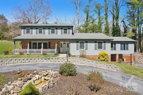 1231 Ashby Ln, Hendersonville, NC 28791