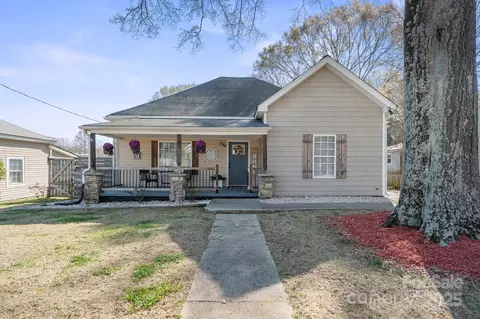 41 Selma Dr, Mooresville, NC 28115
